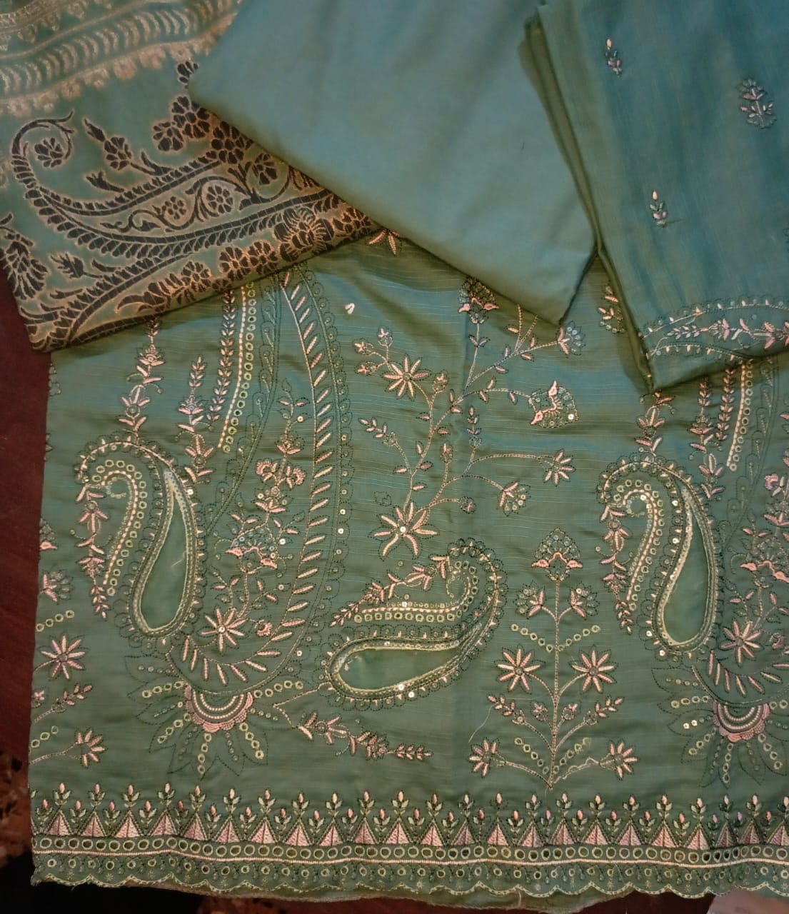 AIRJET DORIYA LAWNAPPLIQUE EMBORIDED SUIT UNSTITCHED