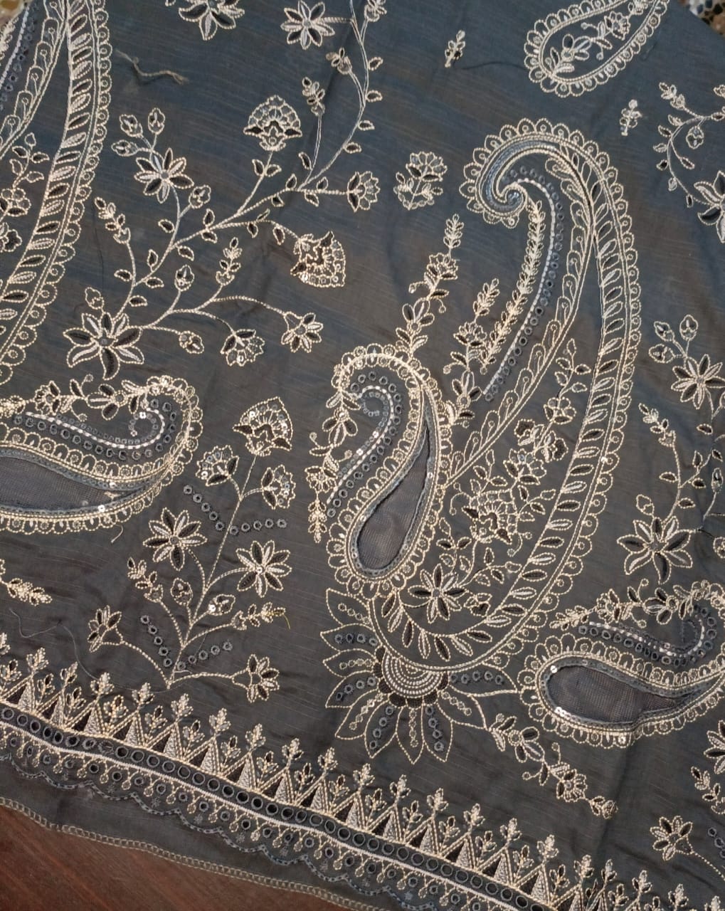 AIRJET DORIYA LAWNAPPLIQUE EMBORIDED SUIT UNSTITCHED